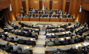 De profondes divisions sur la loi électorale, dans un contexte de vives tensions liées au conflit en Syrie voisine, risquent d'entraîner un report des législatives prévues dans trois mois au Liban, ce qui fait craindre une nouvelle déstabilisation du pays.