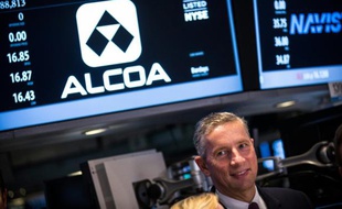 Le PDG d'Alcoa, Klaus Kleinfeld, visite la bourse de New-York, le 4 novembre 2014
