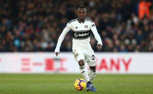 Jean-Michaël Seri sous le maillot de Fulham.