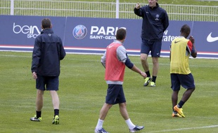 Laurent Blanc dirige l'entraînement du PSG, le 3 juillet 2013 à Clairefontaine.