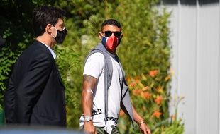 A droite, Thiago Silva