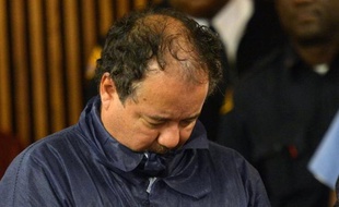 Ariel Castro, inculpé pour la séquestration et le viol pendant une décennie de trois jeunes Américaines dans sa maison de Cleveland (Ohio, nord), sera jugé sur plus d'une centaine de chefs d'accusation dont la mort du foetus de l'une de ses victimes, ont rapporté vendredi les médias.
