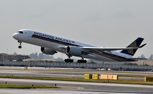 Illustration de l'Airbus A350-900 ULR de Singapores Airlines, décollant le 28 mars 2018. Crédit :