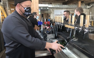 Jeudi 4 février 2021, la brasserie Little Atlantic Brewery écoule ses stocks