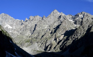 Le massid des Ecrins est le théâtre de multiples chutes d'alpinistes chaque année.