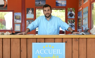 Laurent Ournac dans Camping Paradis.