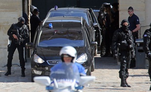 Le convoi de Mehdi Nemmouche le 12 juin 2014 à la cour d'appel de Versailles.