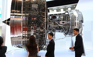 Un moteur d'avion Rolls Royce exposé au salon aérien de Singapour, en février 2020.