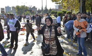 Une femme en pleurs après l'attentat meurtrier d'Ankara, le 9 octobre 2015