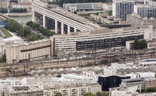 Vue aérienne du ministère de l'Economie et des Finances, à Bercy.