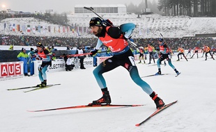 Martin Fourcade a profité de l'absence de Johannes Boe pour prendre la tête de la Coupe du monde.