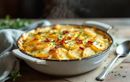 Ce gratin maison aux poireaux-pommes de terre-lardons est la preuve qu’un plat rustique peut être incroyablement gourmand