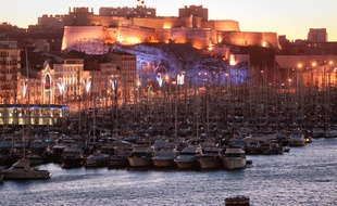 Le fort d'Entrecasteaux de nuit