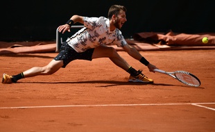 Corentin Moutet s'est allongé de tout son long face à Guido Pella