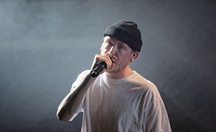 Eddy de Pretto en concert à Massy, le 18 mars.