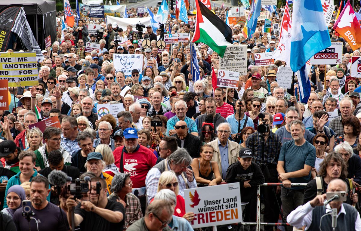 Allemagne : Des milliers de manifestants à Berlin contre les envois d'armes à Israël et à l'Ukraine