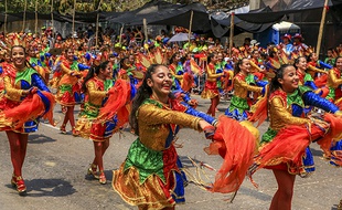 Chaque quartier de Barranquilla est représenté par ses danseuses et danseurs.