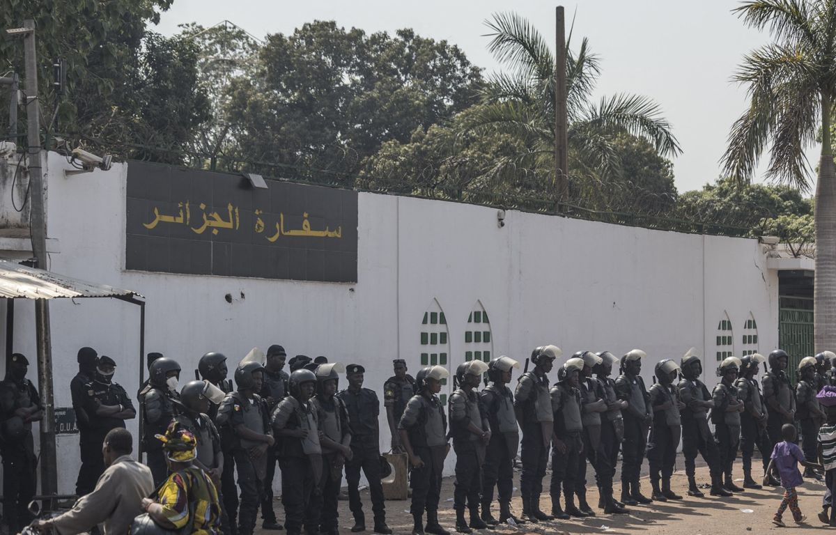 Mali : Paris recommande aux Français de quitter temporairement le pays, où les violences djihadistes s'intensifient