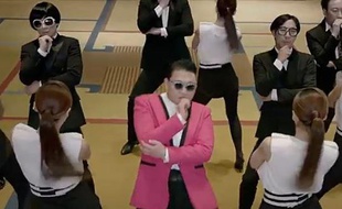 Capture d'écran du clip de la chanson «Gentleman», de Psy.