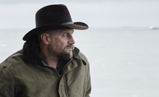 François Damiens joue Alain, un père qui va rechercher sa fille pendant douze ans dans «Les Cowboys».