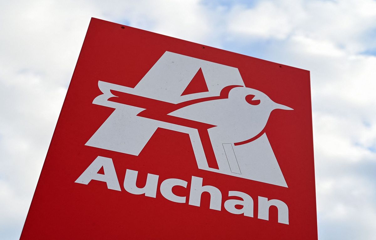 Préavis de grève chez Casino, qu'Intermarché et Auchan veulent racheter