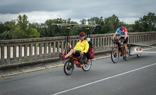 Des participants du Sun Trip 2020, l'été dernier, qui, dans un contexte Covid-19, s'est traduit par un grand tour de France du vélo solaire.