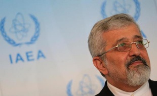 Le représentant de l'Iran auprès de l'Agence internationale de l'énergie atomique (AIEA), Ali Asghar Soltanieh, a annoncé jeudi à l'agence Fars qu'il quittait son poste, sans donner de précisions sur son remplaçant.