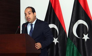 Le nouveau Premier ministre Ahmed miitig à Tripoli le 9 juin 2014