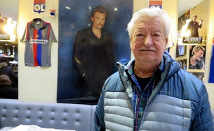 Bernard Page a fondé le Lorada Bar à la gloire de Johnny Hallyday, dans le quartier de la Croix-Rousse à Lyon.