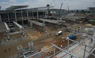 La préparation de la Coupe du monde de football au Brésil a mis l'enjeu en exergue: la construction de nouveaux aéroports est cruciale pour les pays émergents. Elle représente aussi un formidable marché.