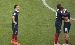 Les joueurs français, abattus après leur défaite en quarts de finale de la Coupe du monde, le 4 juillet 2014 à Rio.