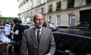 Le président de la fédération UMP de Paris et député-maire du XVe arrondissement Philippe Goujon a dénoncé lundi "le détournement des moyens municipaux (...) à des fins électorales" par la candidate PS à la mairie de Paris Anne Hidalgo, élue du XVe.
