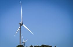 Un adepte du base jump meurt en sautant d’une éolienne