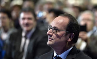 François Hollande à Carcassonne (Aude) le 18 mai 2015 avant son discours devant plusieurs centaines d'élus locaux.