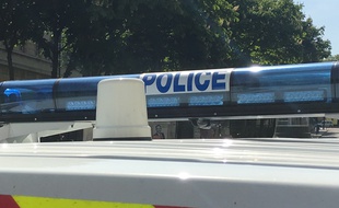 Fourgon de police à Paris