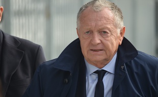 Jean-Michel Aulas, ici à la mi-temps de la rencontre de Youth League entre l'OL et le Shakhtar Donetsk, mardi au Groupama OL Training Center de Décines.