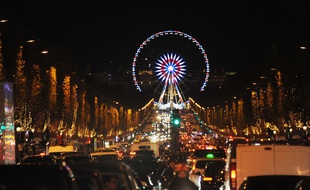 Les illuminations de Noël ont été inaugurées sur les Champs-Élysées à Paris, mercredi 22 novembre 2017. Ilustration.