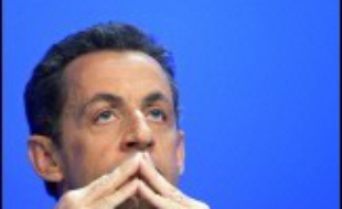 Nicolas Sarkozy a estimé vendredi que la victoire de Ségolène Royal à la primaire socialiste traduisait "une aspiration forte(...) au renouvellement de la classe politique", exprimant l'espoir d'un "débat de la modernité" avec elle.