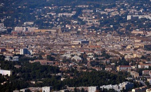 La métropole que le gouvernement veut mettre en place pour redresser Marseille fait figure d'épouvantail pour les intercommunalités voisines qui, soucieuses de leurs deniers comme de leurs prérogatives, renvoient l'Etat à ses responsabilités.