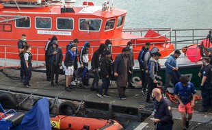 Des migrants irakiens, iraniens et afghans sauvés en mer par les autorités françaises.
