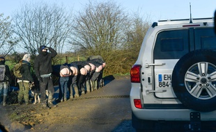 Plusieurs occupants de la ZAD ont baissé leur pantalon devant la préfète de Loire-Atlantique.