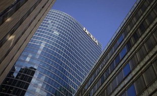 Un accord a été trouvé entre la Belgique, la France et le Luxembourg sur un mécanisme de garantie temporaire des financements de Dexia, une convention qui a été présentée au conseil d'administration de la banque franco-belge, selon un communiqué publié lundi par l'établissement.