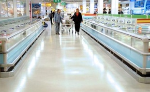 Les ménages appartenant aux "classes moyennes" se sont imposés de plus en plus de restrictions ces huit dernières années malgré une hausse de leurs revenus, principalement en raison du poids plus important des dépenses incompressibles, selon une étude du Crédoc publiée mercredi.