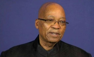 Le président sud-africain, Jacob Zuma, annonce que Nelson Mandela est mort, le 5 décembre 2013.