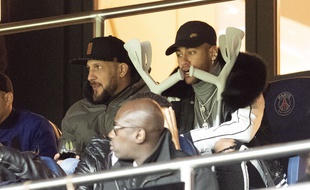 Neymar dans les tribunes du Parc des Princes lors du match PSG-Bordeaux, le 9 février 2019.