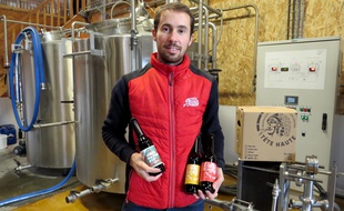 Samuel Marzelière, cofondateur de la brasserie bio Tête Haute à Couffé (Loire-Atlantique).