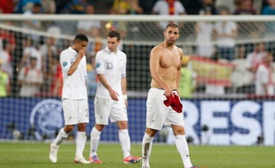 Karim Benzema, Gaël Clichy et Anthony Réveillère, lors de la défaite 2-0 de l'équipe de France face à l'Espagne, lors de l'Euro 2012, le 23 juin.