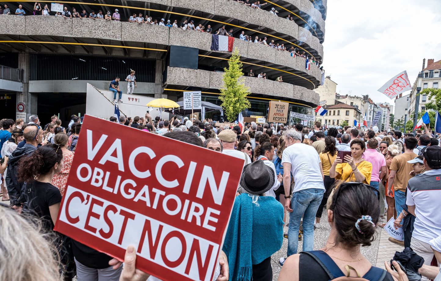Coronavirus : La France a-t-elle les moyens de rendre la vaccination  obligatoire pour tous ?