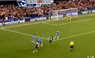 Capture d'écran du but de Papiss Cissé de Newcastle contre Chelsea le 3 mai 2012.