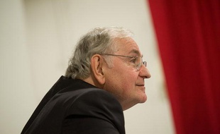 Jacques Cheminade, candidat de Solidarité et Progrès à l'élection présidentielle, le 31 janvier 2012 à Paris.